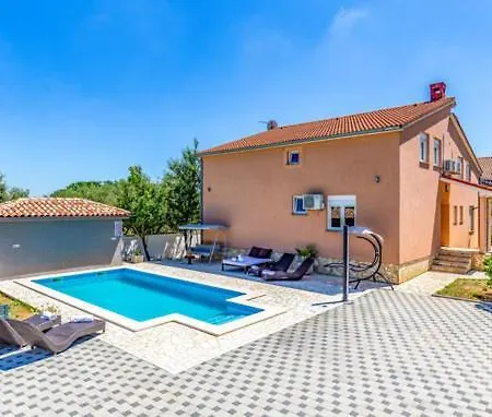 Lejla Apartment